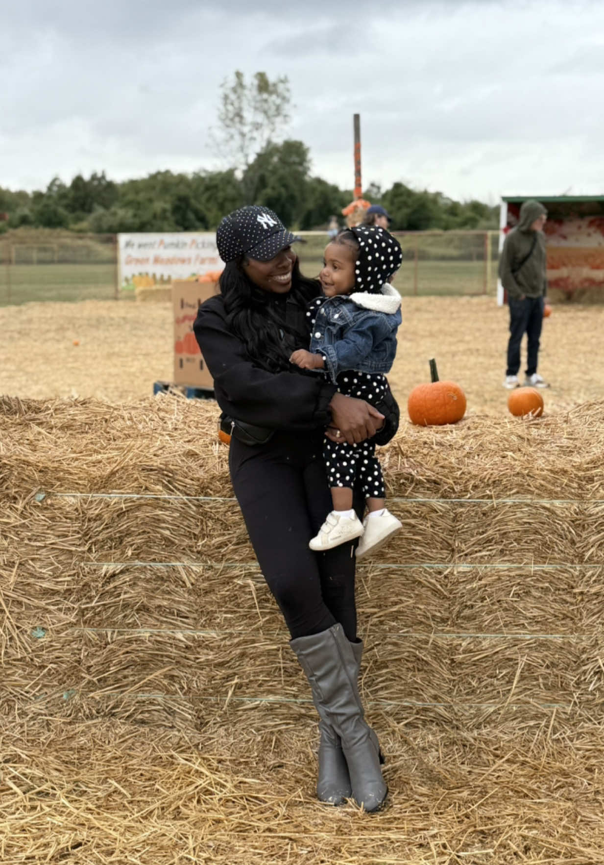🎃 So today we decided to go to the farm. My daughter has been interested in animals lately, so it was cool to see her reaction. It’s truly amazing to live out my inner child again as I’m raising her. #WorkingMomLife #DayInTheLifeOfAMom #MomContent #TikTokMoms #BlackMomCreators    
