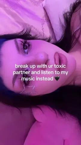 runaway slay 🩶❄️