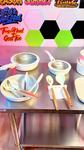 22pcs Non-Stick detachable handle cookware set 🧑‍🍳 Sauté pan, saucepan, grill pan, frying pan and silicone serving spoons with the silicone resting tray ##nonstick##detachablehandle##cookwareset##cookware