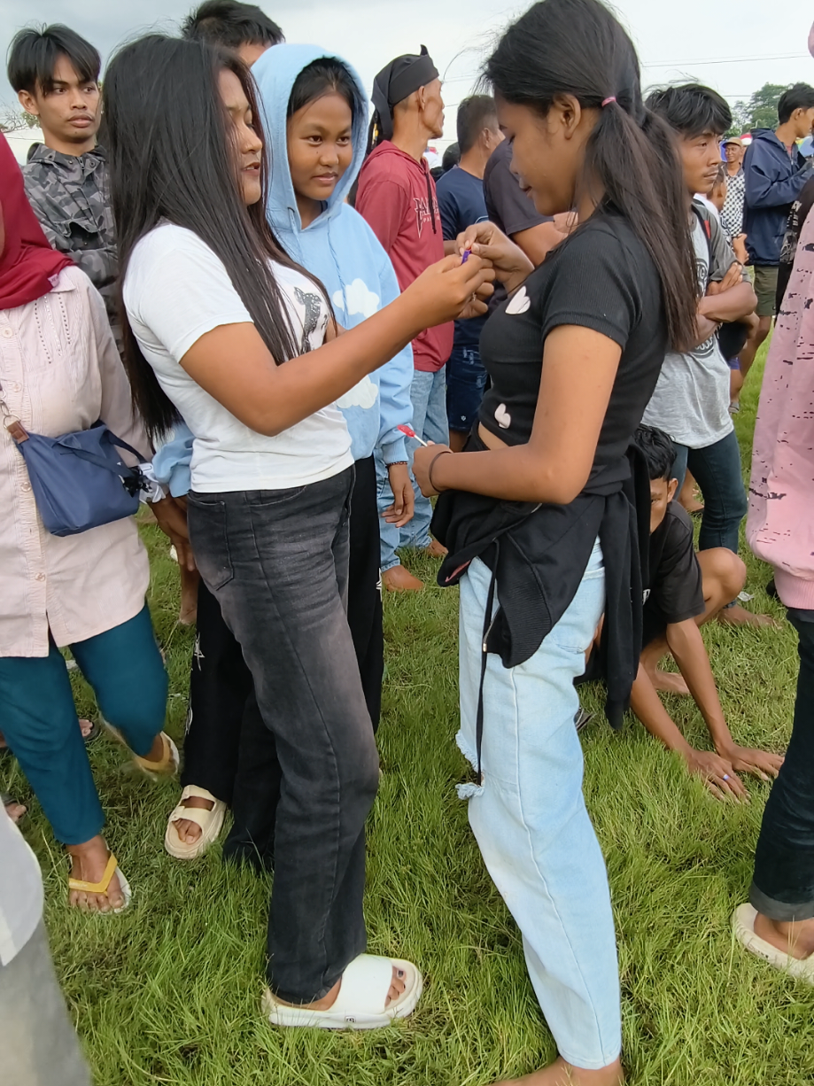 persahabatan bagai kepongpong meskipun nonton kuda lumping selalu bersama #ebegbanyumasan #kesurupan #jaranan #melatibungadesa 