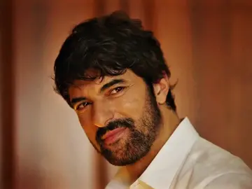 ووسيمي انجين اكيوريك 🥰❤️🥰#EnginAkyürek❤️🧿👑 #EnfesBirAkşam #OsmanBulut #NetflixTürkiye #OldMoney 