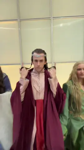 Serving Middle-earth realness  @TheWizardTailor @hobbitparty 