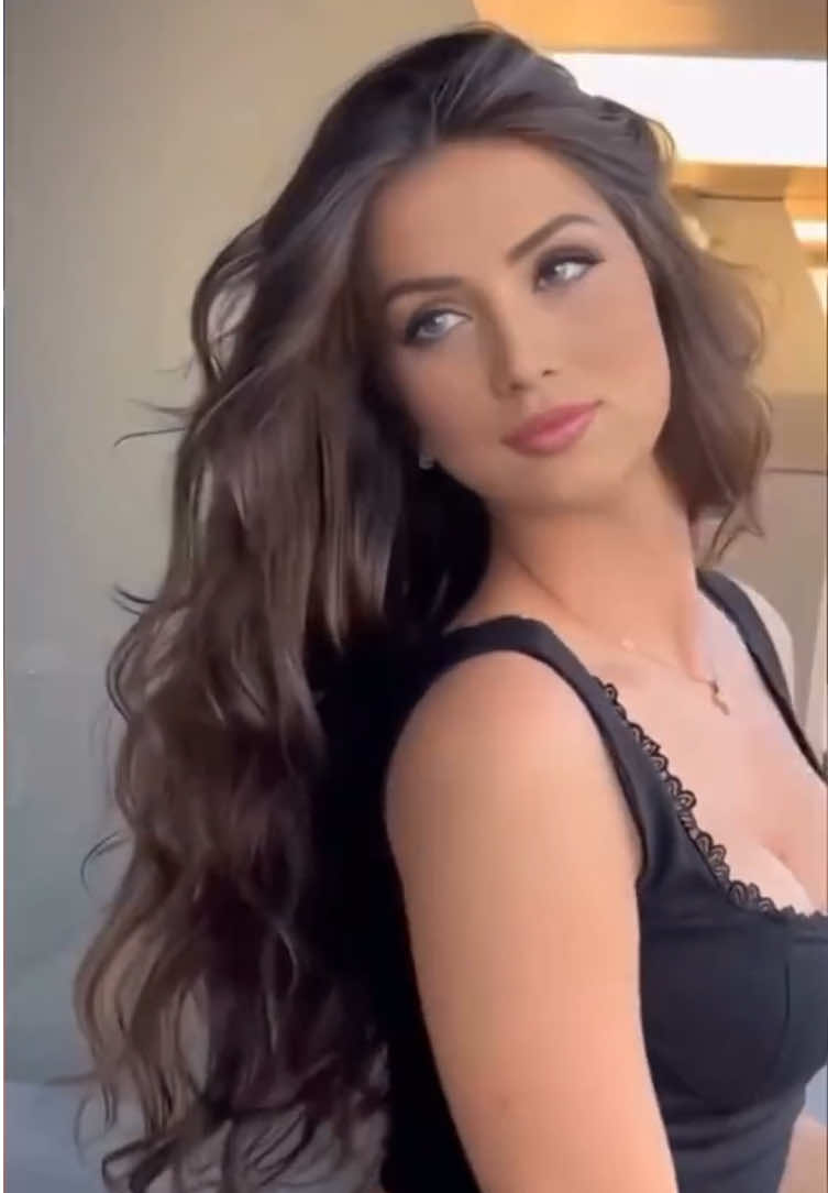 Wow 🤩 #anadearmas 