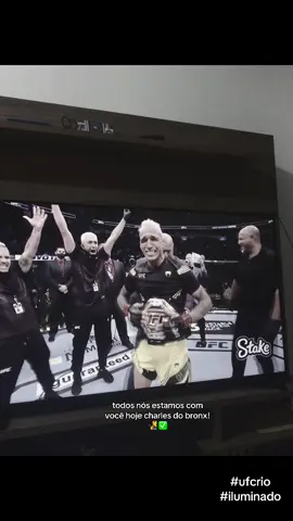 #ufcrio#charlesoliveira #charlesdobronxs #iluminado 