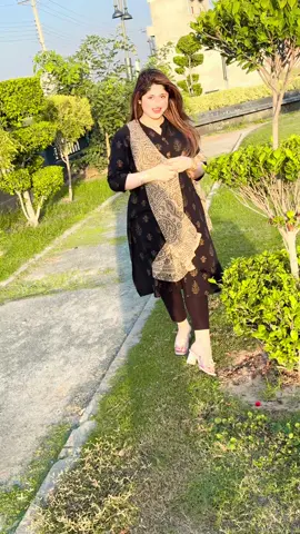 Ye keh rhi ha hamse 🖤🤗🫠🔥#foruyou #viralvideos #trendingsound #dontunderreviewmyvideo #treanding @Misha Mehar804🐰 