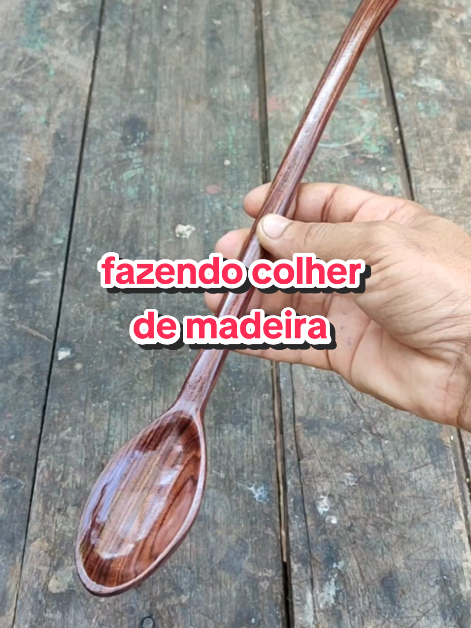 fazendo colher de madeira 