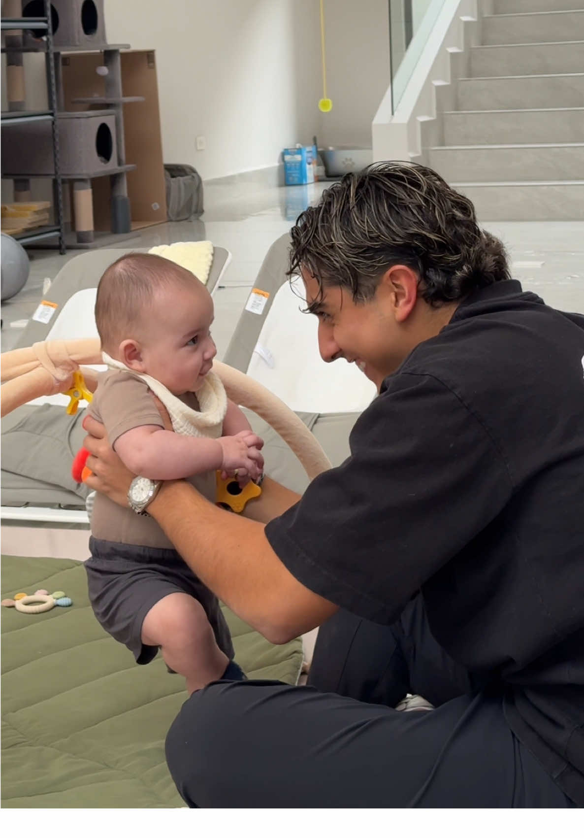 si así es con sus sobrinos no me imagino con nuestros propios hijos 🥹 @Flores #pareja #viral #CapCut 