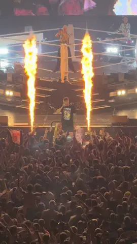 Liebe auf der Rückbank 🔥🫶#finch #arenstour @finch #köln 