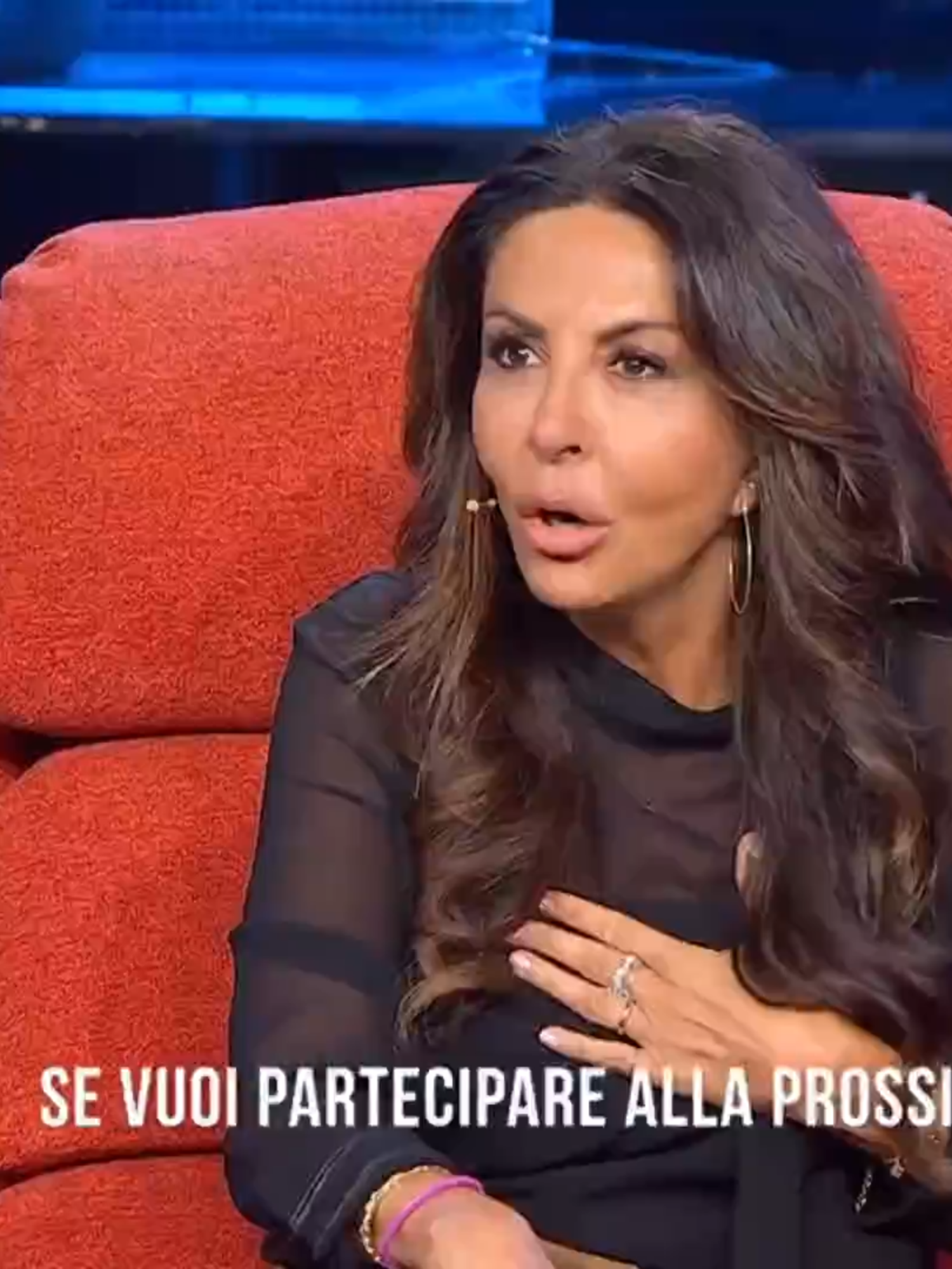 Laura ha un sassolino da levarsi dalla scarpa con Sabrina 🙈 #TuSiQueVales #davedere