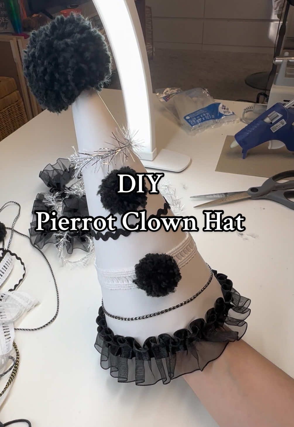 i’m so excited for halloween!!  #halloween #pierrot #clown #halloweendiy 