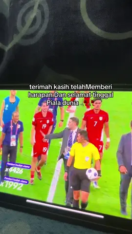 Lagi dan lagi perjuangan timnas indonesia harus terhenti,karena wasit yang tidak adil….terimah kasih timnas sudah berjuang sampai bertemu lagi di kualifikasi piala dunia 2030 🥀🥹🇮🇩#timnasindonesia #indonesia🇮🇩 #garudaindonesia #indonesiavsirak #timnasday 