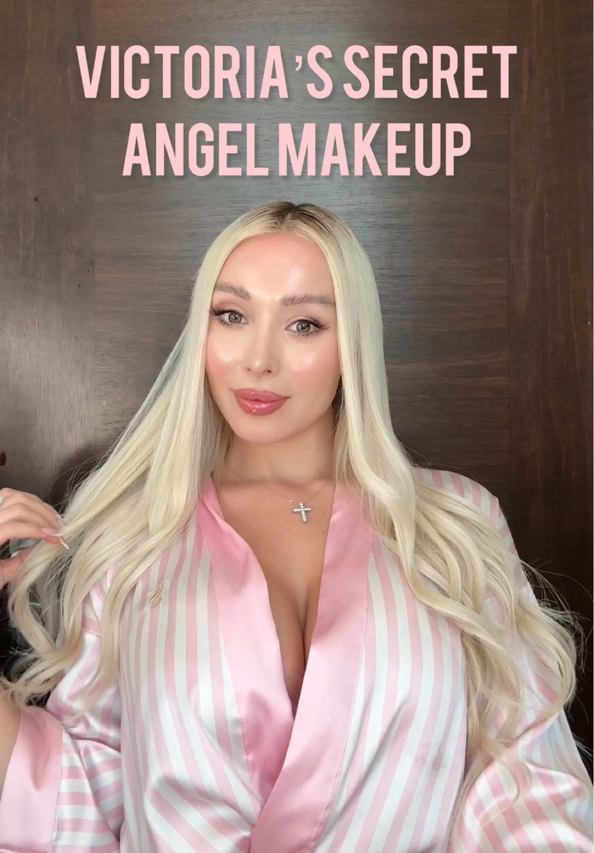Maquillándome como un #angel de #victoriassecretfashionshow el desfile más esperado de las #girlies les vuelvo a compartir este #tutorials  para que este miércoles lo apliquén 💗✨