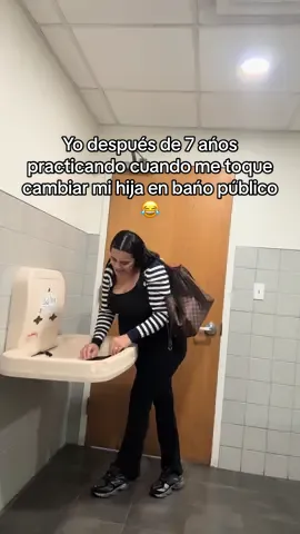 sorry si estaban esperando para usar el bańo esta practicando 😭 #embarazada #funny #paratii #comedia #pregnant🤰 