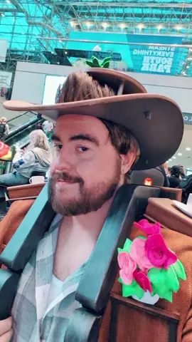 Abel the Table, a very sturdy cosplay. @Date Everything @New York Comic Con 