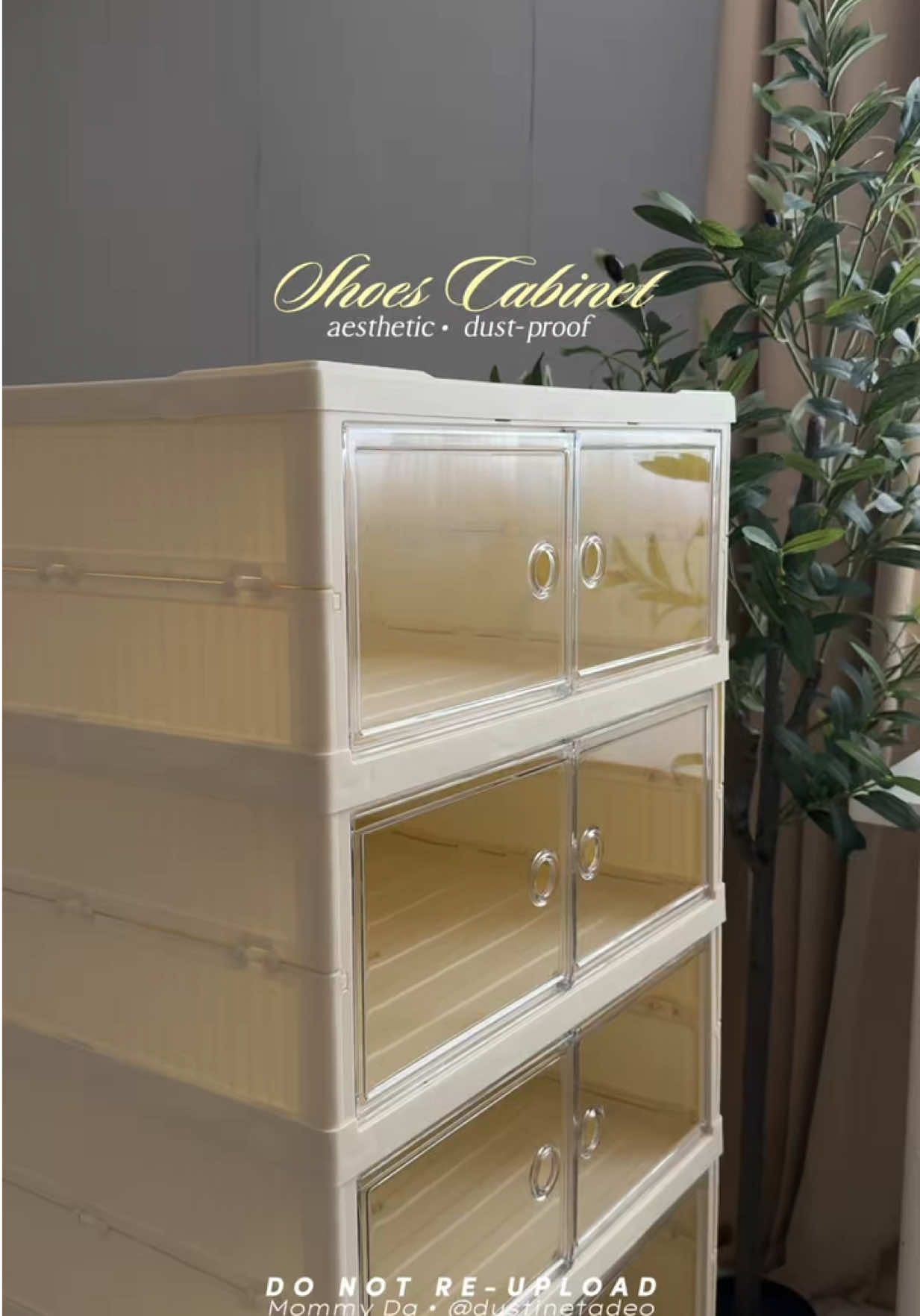 I love everything about this shoe cabinet. The color, the design, large capacity na rin dahil two shoes na agad mailalagay mo kada layer. Secure pa from dust. And infairness, matibay pwede patungan ng bags. It’s a 10/10 for meeee! #shoecabinet #shoestorage #shoeorganizer #shoesorganizer #foldablestorage 