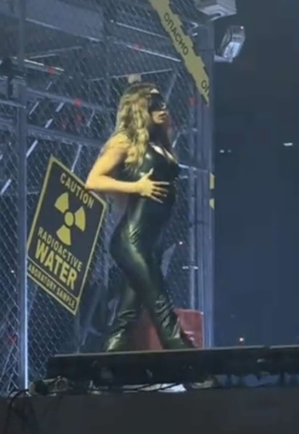 ЛЕРА ПРОСТО ХОДЯЧИЙ СЕКС 🥵🥵🔥🔥🔥@egorkreed @Лера Лежнева #газпромарена #егоркрид #питер #ekfamily 