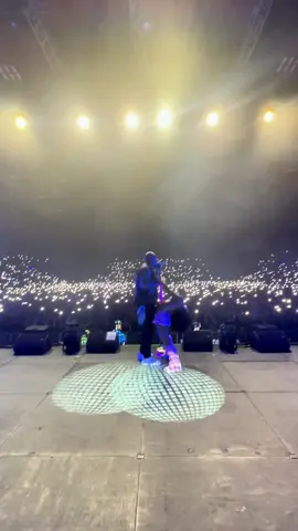 Thank you #Dusseldorf tonight was #epic a sold out show, with crazy energy and lots of love! Can we say it was perfect? Love you my Düsseldorf #family  #party #club #Love #tour #concert #europe #live #cinematic #lovely #dance 