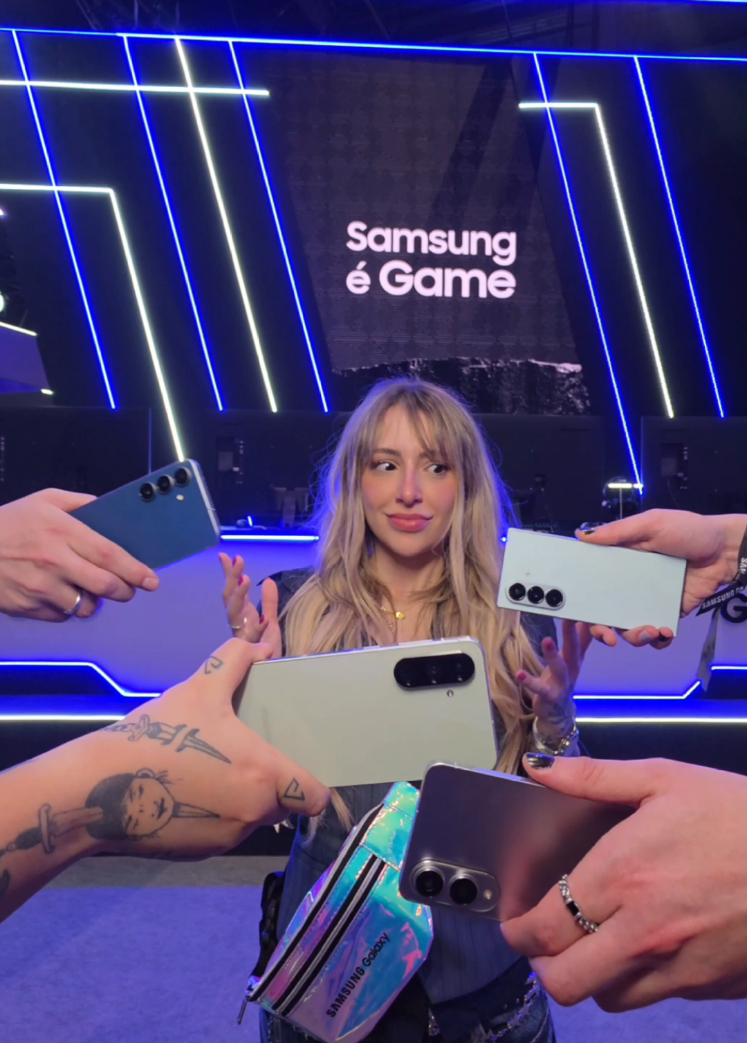 Se você joga, você é gamer. E com o seu Galaxy, você joga com performance máxima. #SamsungÉGame Ta só começando e até domingo tem muito mais! @samsungbrasil #PlayGalaxy #SamsungNaBGS 