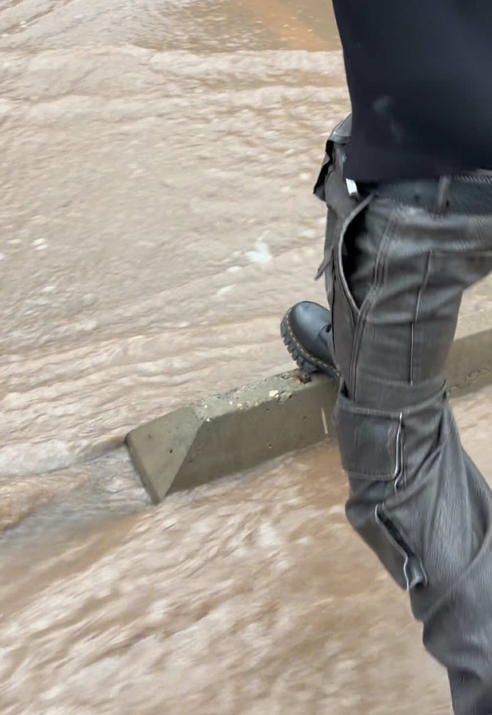 We could NOT make it across to the car 😭 #lasvegas #flood #fyp #drmartens #rain 