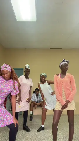 All the granny’s and grandpas outside🤣🔥#dance #fyp #ucstars #trini_tiktoks #caribbeantiktokeurs🇭🇹🇬🇾🇹🇹🇸🇷🇯🇲 
