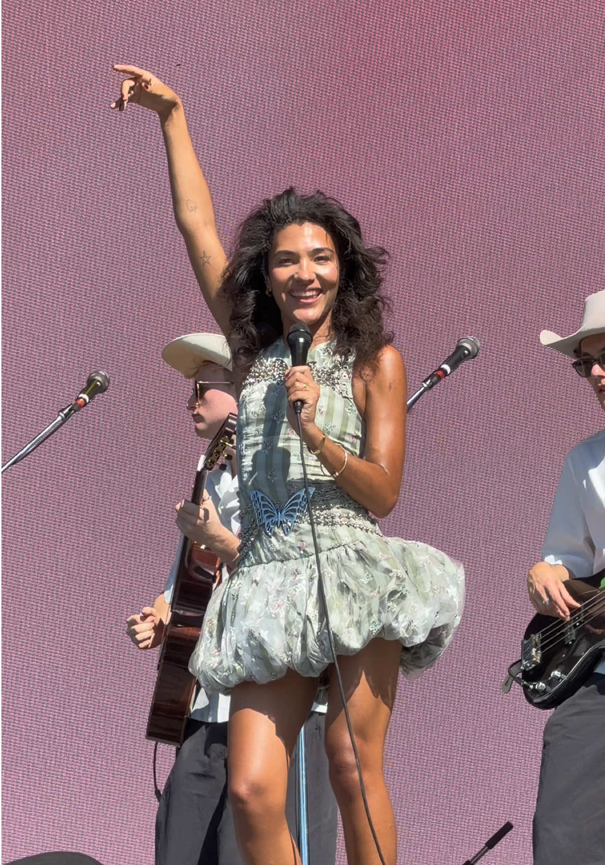 @Olivia Dean the woman you are!!! @OliviaDeanWorldwide #oliviadean #aclfestival 