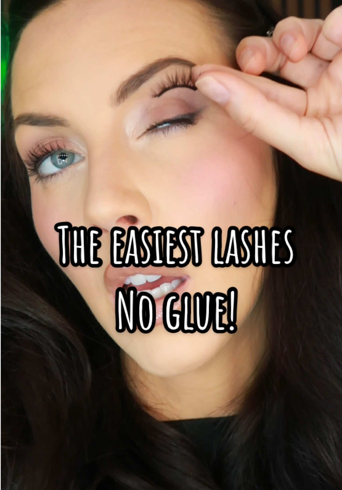 These no glue lashes are the best! I can’t stop using them!!! They have tons of styles to choose from as well. @Lilly Lashes #nogluelashes #lashesmadeeasy #howtospplylashes #gluelesslashes #selfadhesivelashes 