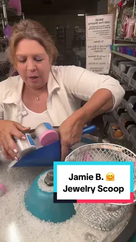 Jamie B. 🤗 Jewelry Scoop  Tik tok DezLin Scoop Video - get yours today!!  -to order link in bio or go to DezLin.com Based in USA, California 🇺🇸 Thank You, We appreciate your order   #jewelry #bargain #deals  #pearl  #shopping   https://dezlin.com/products/dezlin-scoop?_pos=1&_psq=dezlin+s&_ss=e&_v=1.0