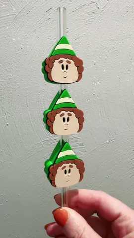 🎄✨ Meet Your Holiday Sipper Buddy! ✨🎄 🎁 Our 3D Printed Christmas Elf Straw Topper is here to make every sip magical! Perfect for hot cocoa, milk, or holiday drinks. 🥛🎅 Perfect gift or stocking stuffer 🎁 Bulk orders available for small businesses!  #3DPrinting #StrawTopper #stockingstufferideas #christmas #christmastumbler 