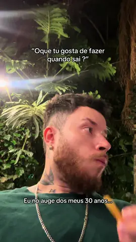 Um jovem… #homem #role #festa 