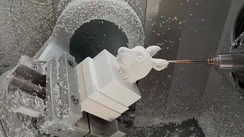 I want this mini desk 5-axis CNC machine! #cnc #cncmachining #machining #cncmilling #cncturning      