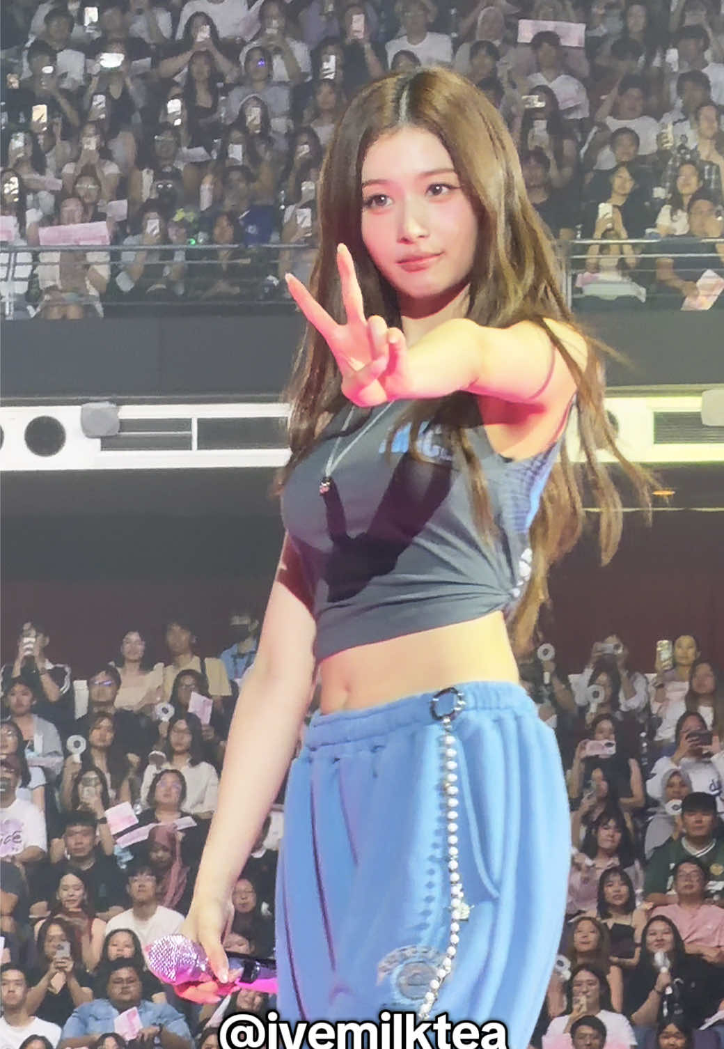 Sana Ka-wa-EEE!! #sana #사나 #twice #트와이스 #twiceinsg   