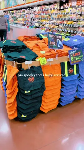 🖤ATTENTION🖤 Trader Joe’s lovers spooky totes are upon us!! 🕷️🎃 #traderjoes #totes #halloween #traderjoesfallitems #newitemalert 