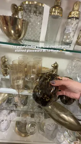 I need the whole set 😤🐆🤎 @TJ Maxx #cheetahprint #stainedglass #tjmaxxfinds #viralfinds #tjmaxx 
