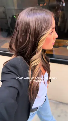 First day vlog! 👛💕 #vivrelle #nycvlog #socialmediamarketing 