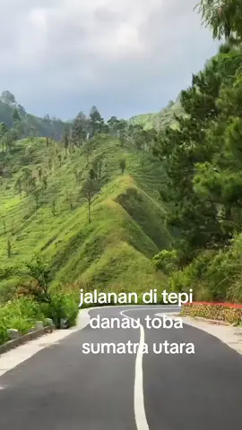 pemandangan alam yang indah di tepi danau toba Sumatra Utara #fyppppppppppppppppppppppp #danautoba #sumatrautara 