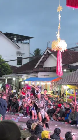 Penonton bludak cahh.. subuh isek oleh nomer 9 … #fyp #allingampingan #gampinganpagak #allingampingan2025 #karnaval 