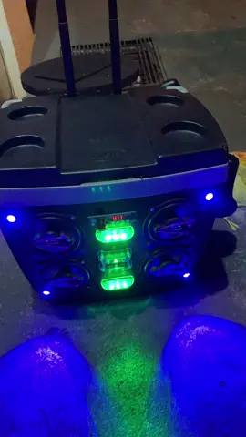 Caixa térmica com som e leds #caixatermicacomsom #fyp #jbl #som #viral 