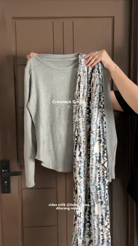 #crewneck #tshirt #outfitideas #simpleoutfit #fypage 