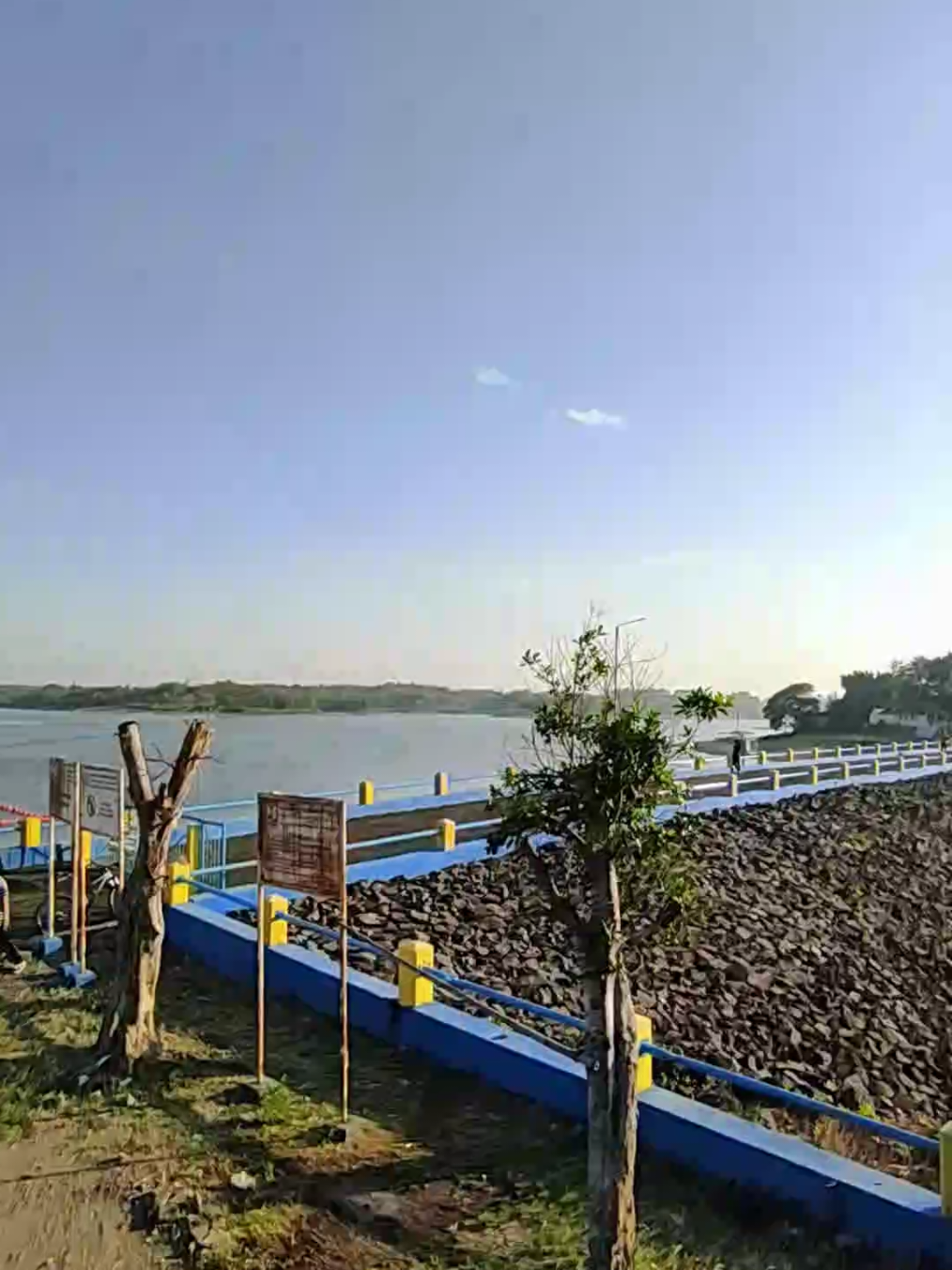 waduk pondok berada di kec.bringin kab.ngawi prof.Jawa Timur , dengan luas genangan 3.6 km2 dan luas pengaliran 32.9 km2. Volume waduk total adalah 25.233 MCM. #wisatamurah #fyp #foryou #wadukpondokngawi 