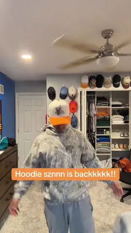 Absolutely loving this camo hoodie!!! #fyp #camo #hoodie #fall #autumn 