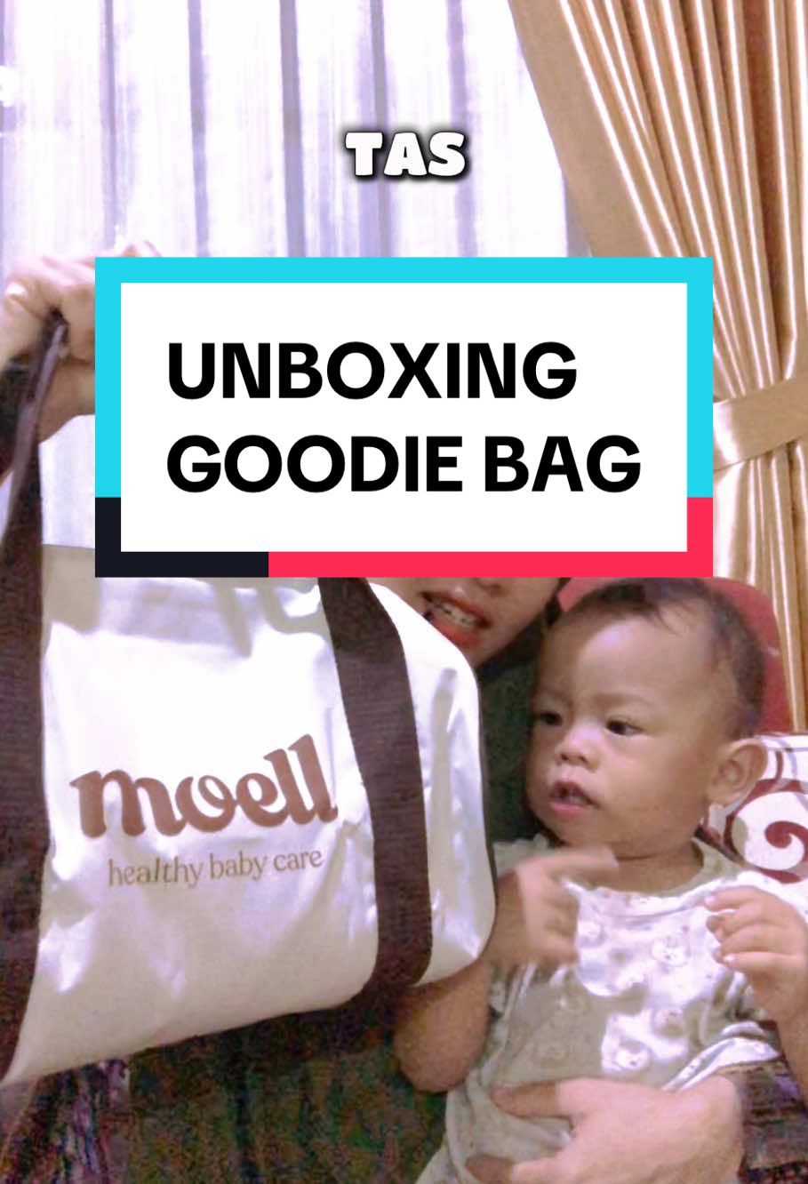 UNBOXING GOODIE BAG EVENT MOELL - Parenting Class, bareng kk Risyad 👶🏻 #eventMoell #moellskincarebaby #unboxingvideo 