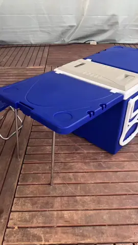 🧊 Praticidade e diversão em um só produto! O Cooler Multifuncional 3 em 1 - Super Térmica 32L mantém suas bebidas e alimentos sempre gelados e ainda vem com duas mesas integradas pra deixar qualquer rolê mais prático. Perfeito pra praia, camping, churrasco ou viagem com os amigos! 👉 Clique no link da bio e garanta o seu agora! #cooler  #churrasco  #rolêperfeito  #verão  #praticidade 