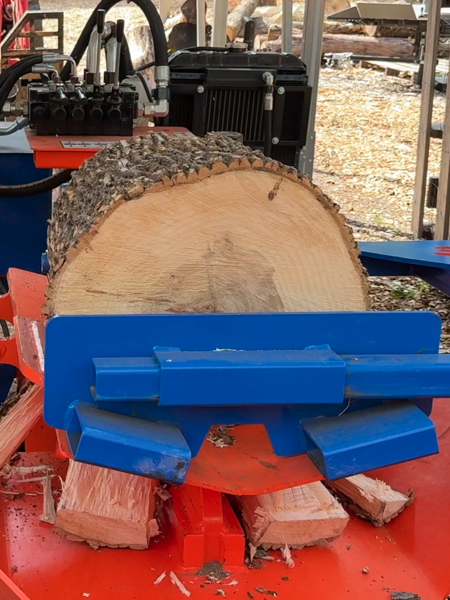 Puttin Out The Splits #firewood #production #diesel