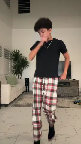 Eat it uppp🍽️  #fyp #viral #dance #foryoupage 