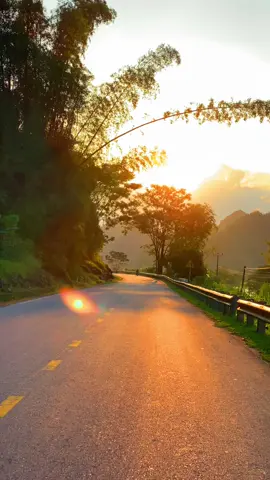 Người hỏi em có yêu người đậm sâu...!⛰️| #canhdep #nhachay 