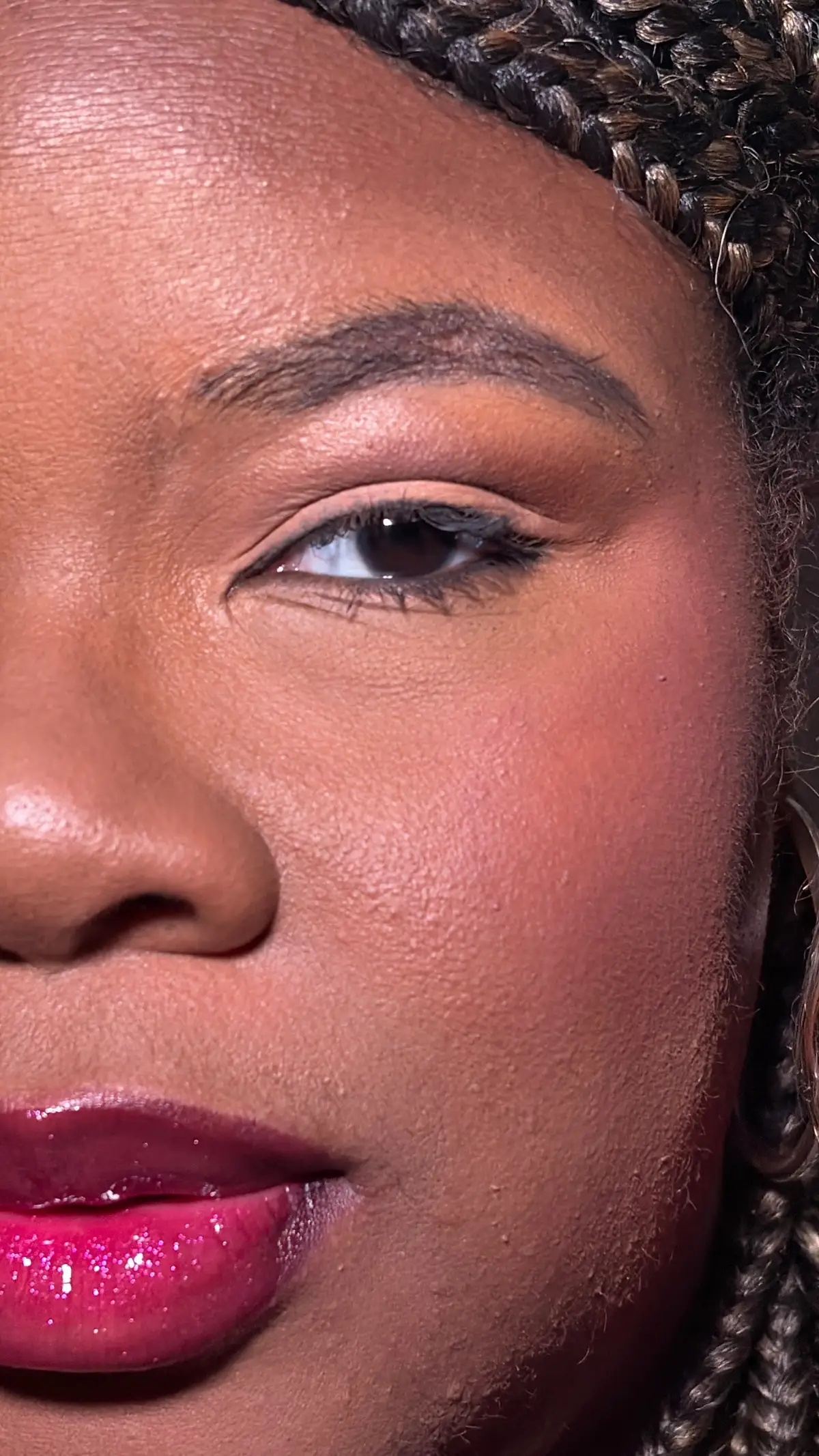 Doing my makeup has become my therapy ! I love creating looks and blasting music . I’ll be dropping full deets next week . #makeuptutorial #beautytips 