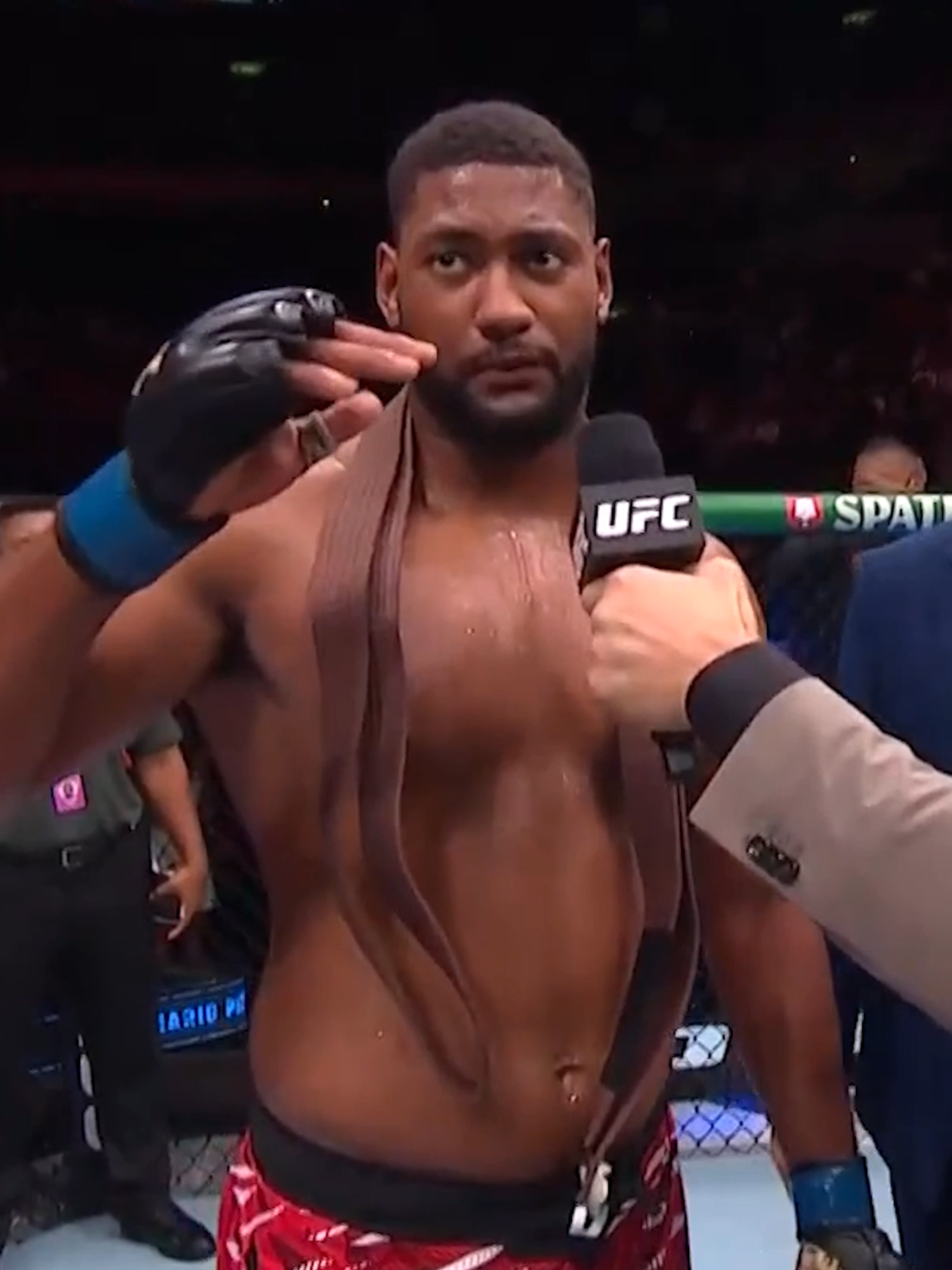 That's one strong English accent for someone who doesn't speak English 🤔😂 #UFC #mma #mariopinto
