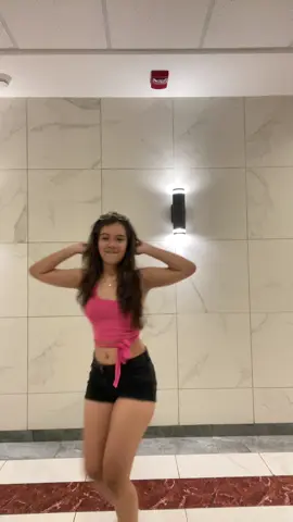 Taki ti ta ta ta (💃🏽: @milagrofloresoficial @SuPreMO 🐧💝 ) #fyp #trend #punta #honduras #dance 