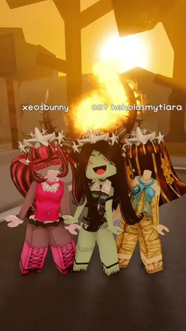 patcify for cutest matching fits ♡ #robloxtrend #mootme #robloxfyp #dahood #robloxgirloutfits 