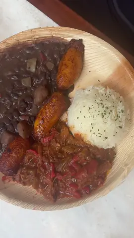 Stopped in at @Portos Bakery & Cafe all yummy! #portos #fyp #Foodie #cubanfood #goodeats 